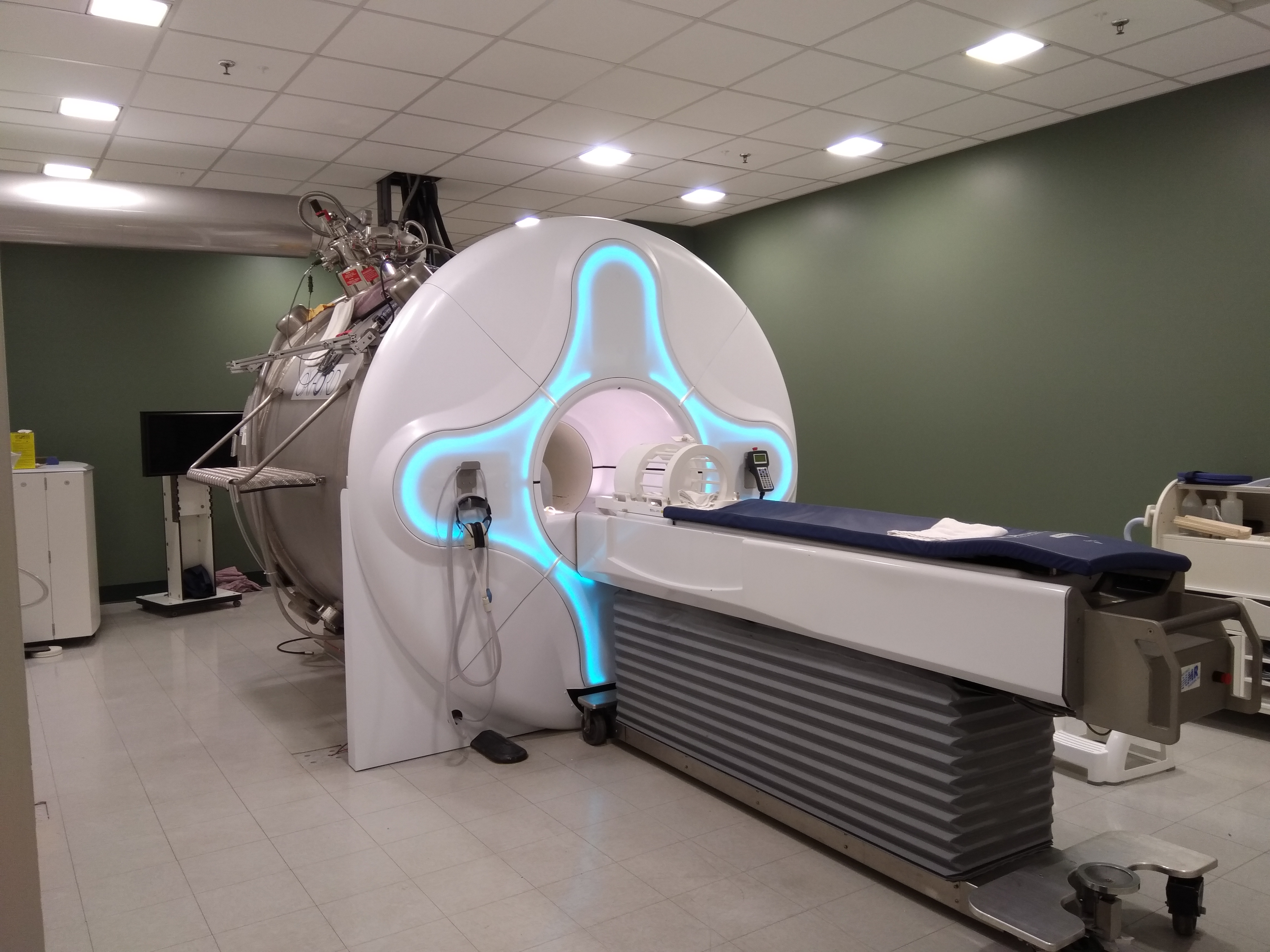 4.7T MRI new (2020) look